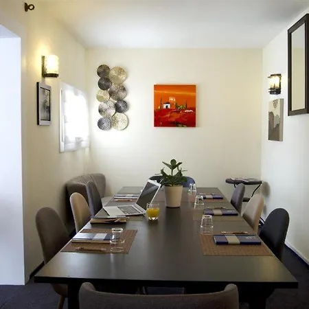 Hotel Kyriad Direct 2*