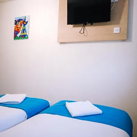 Hotel Kyriad Direct 2*