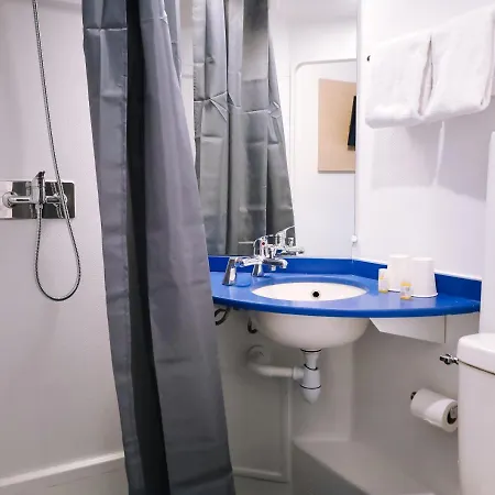 Kyriad Direct Hotel