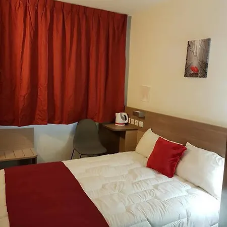 Kyriad Direct Hotel