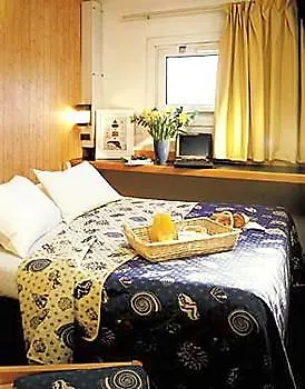 Kyriad Direct Отель 2*