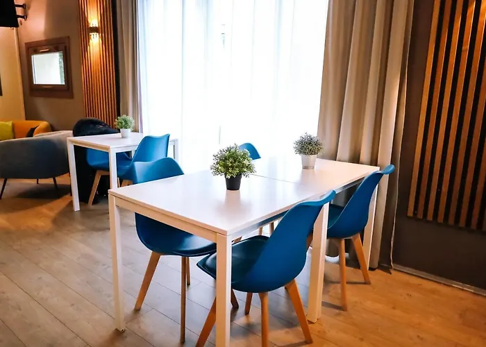 Kyriad Direct Hotel