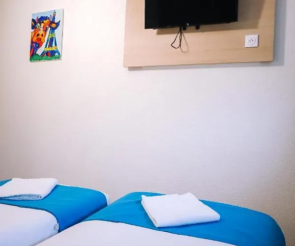Hotel Kyriad Direct 2*